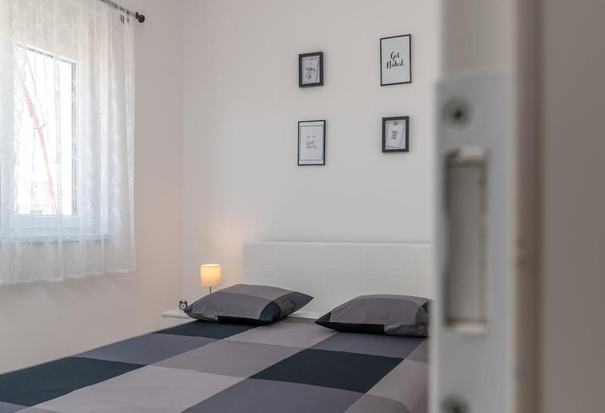 Apartman Spiro Trogir Extérieur photo